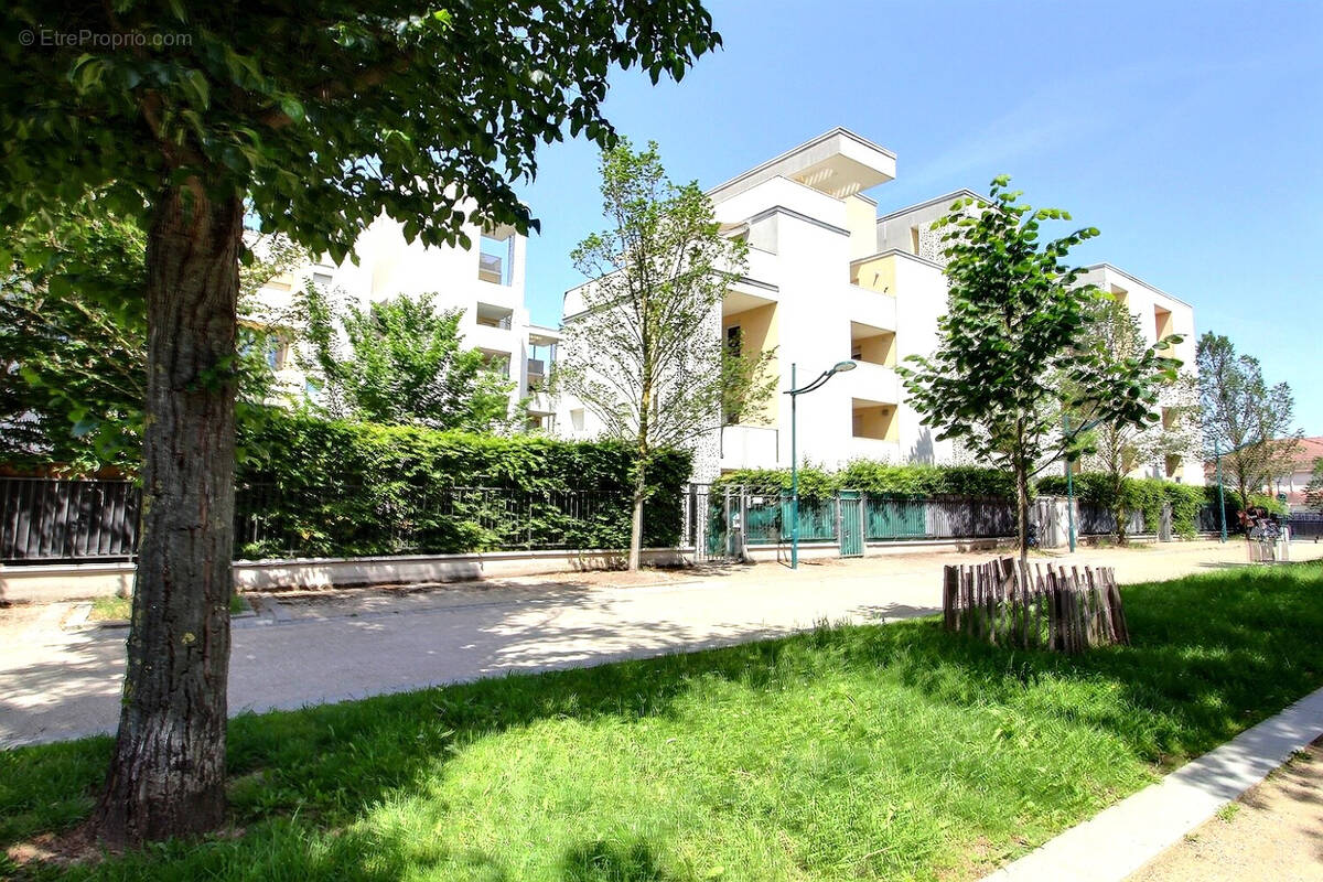 Appartement à GENNEVILLIERS