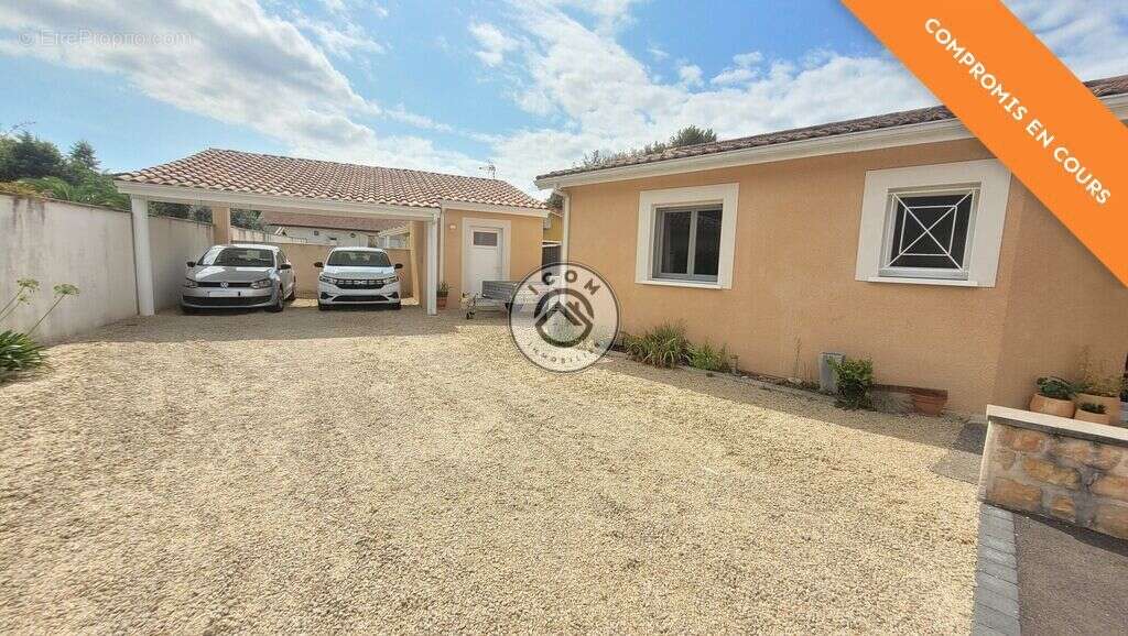 Maison à SAINT-PIERRE-DU-MONT