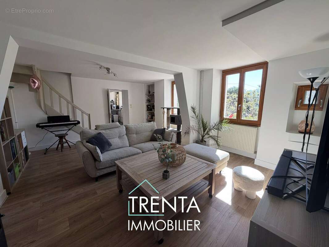 Maison à SAINT-JEAN-DE-MOIRANS