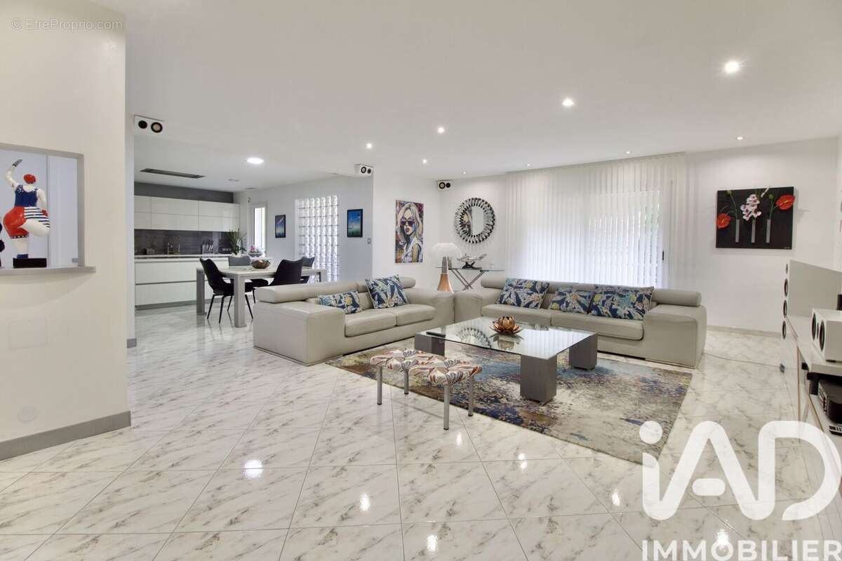 Photo 3 - Maison à PEYPIN