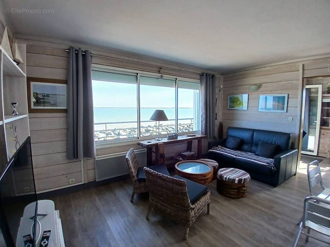 Appartement à FOURAS