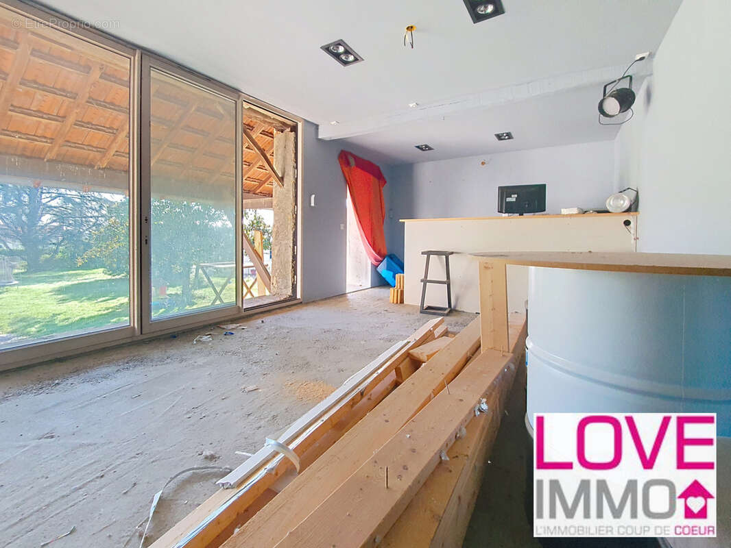 Maison à FAVERGES-DE-LA-TOUR