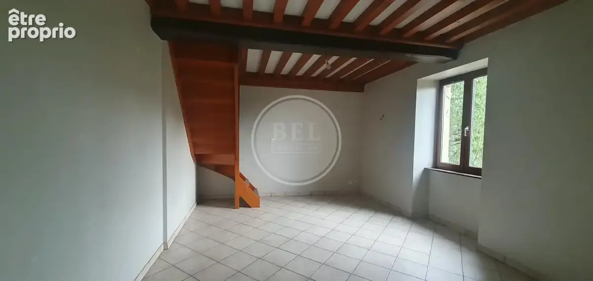 Maison 4 pièces 89 m² à vendre à Saint-Genis-L'argentiere (69610) - photo 5