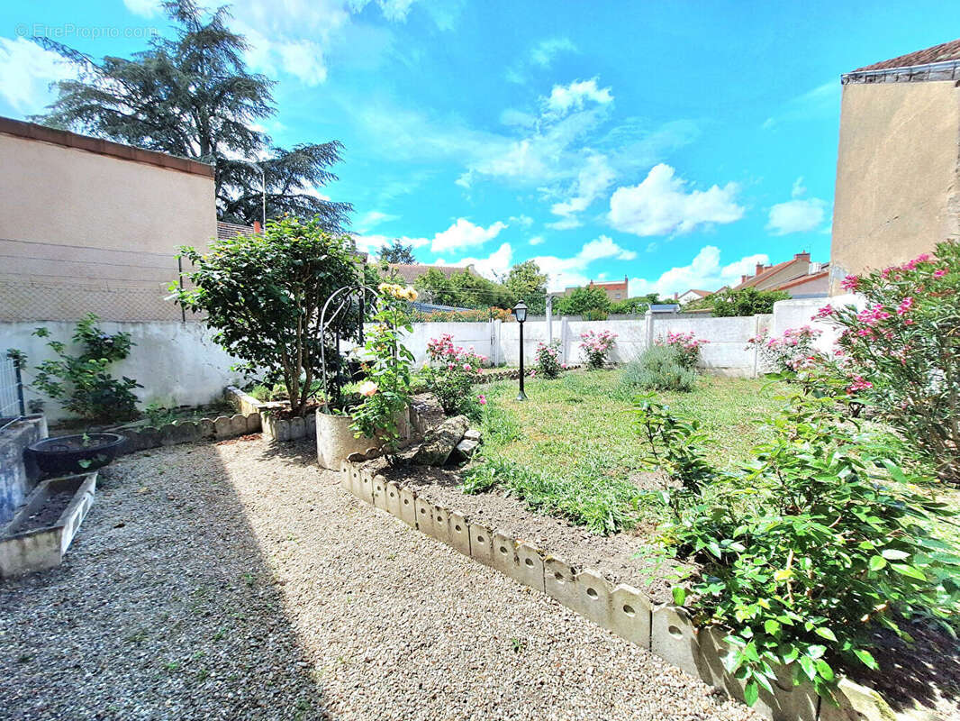 Maison à MONTLUCON