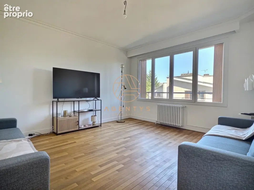 Appartement à SAINT-MAUR-DES-FOSSES