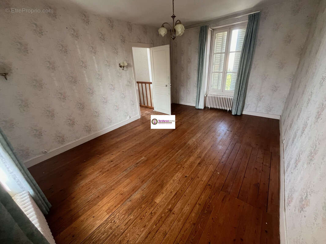 Maison à SAINTE-GAUBURGE-SAINTE-COLOMBE