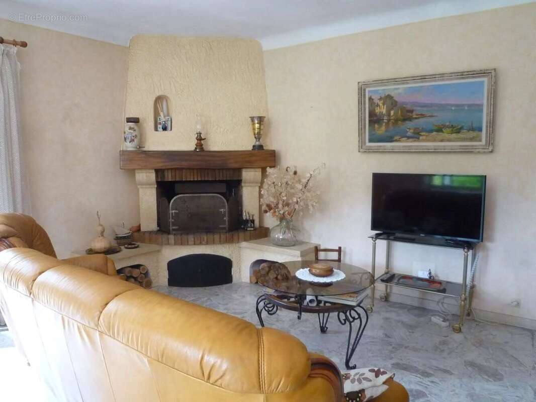 Maison à PUGET-THENIERS