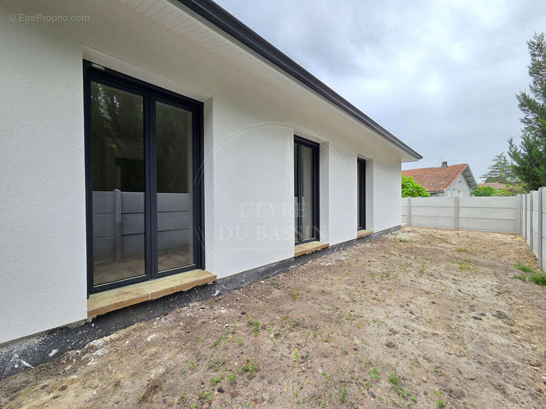 Maison à SALLES