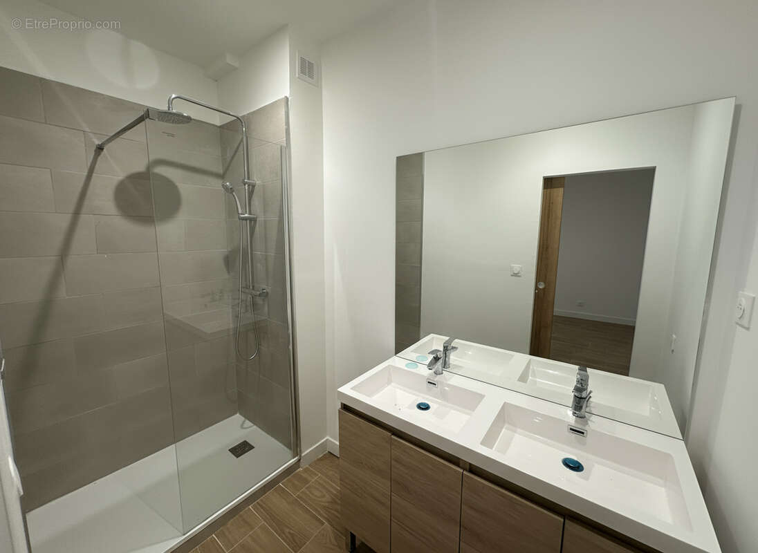 Appartement à MARSEILLE-2E