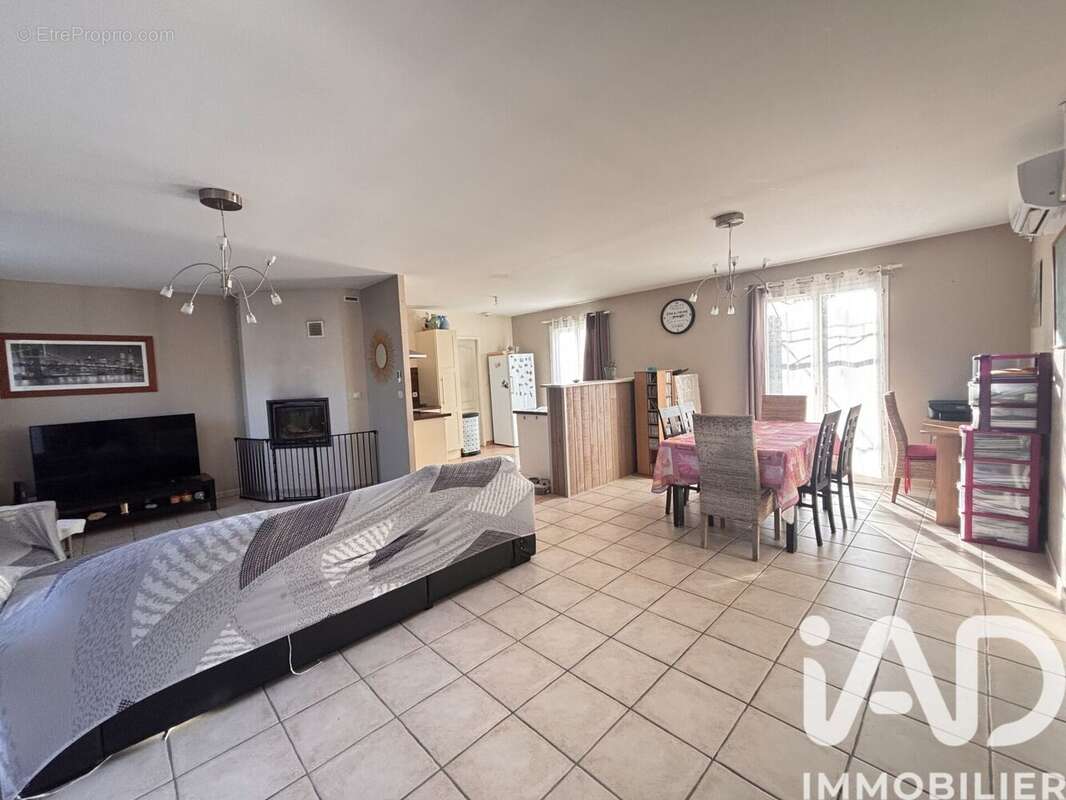 Photo 3 - Maison à SAINT-DENIS-DE-PILE