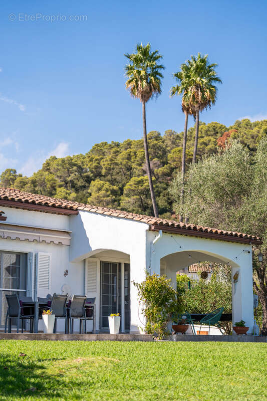 Maison à LA COLLE-SUR-LOUP