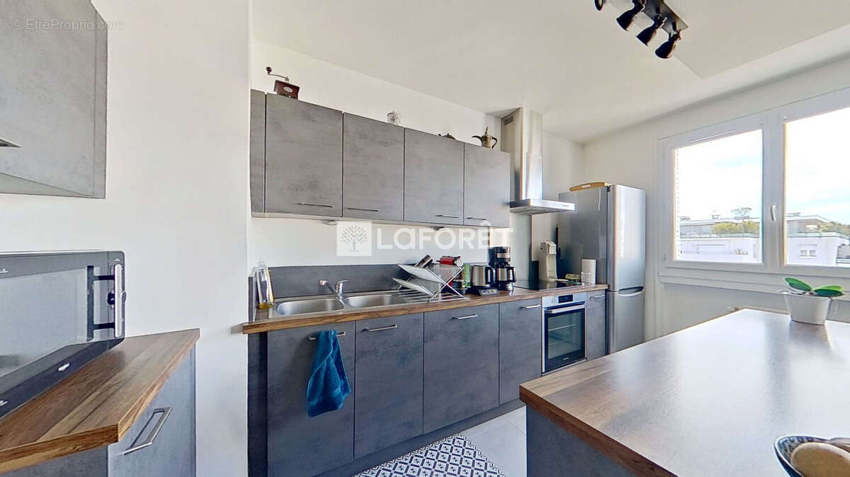 Appartement à LYON-8E