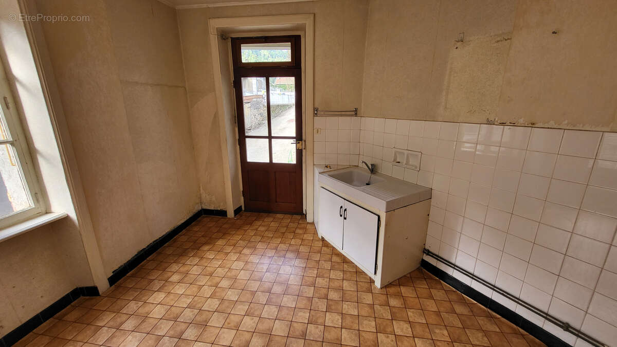 Maison à SAINT-MARTIN-DE-VALAMAS