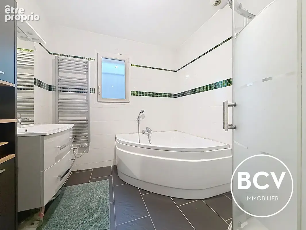 Maison de 2015 type T6 avec 4 chambres et garage - photo 7
