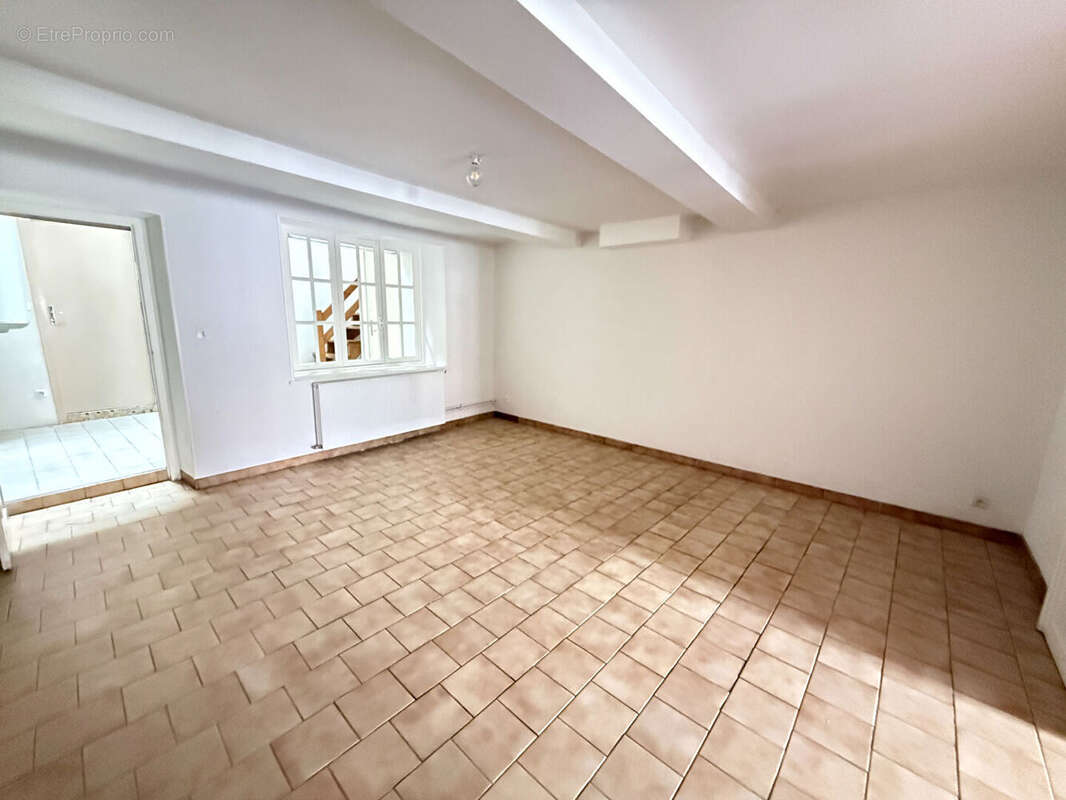 Maison à RENWEZ