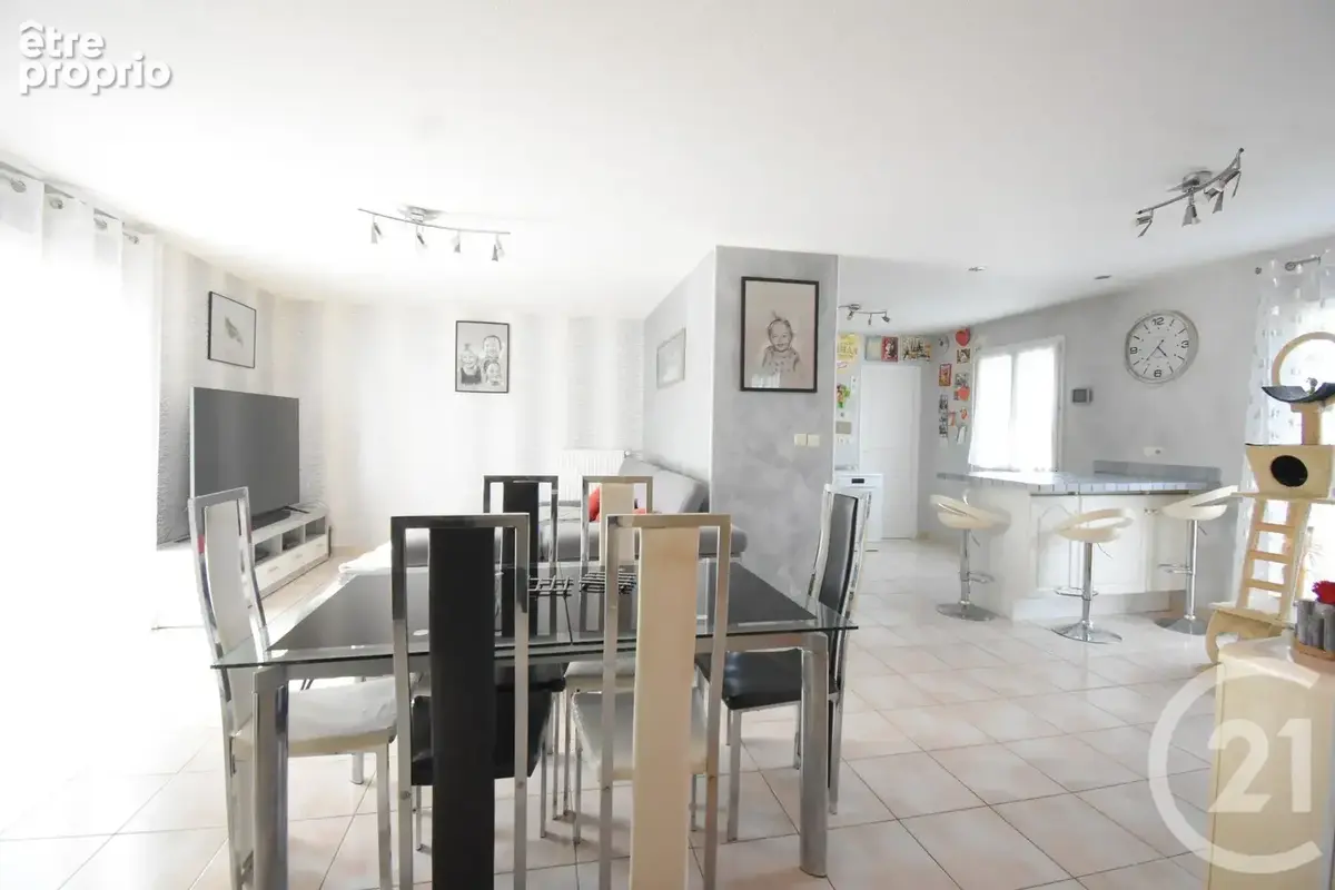 Maison 5 pièces 105 m² à vendre à Creuzier-Le-Vieux (03300) - photo 9