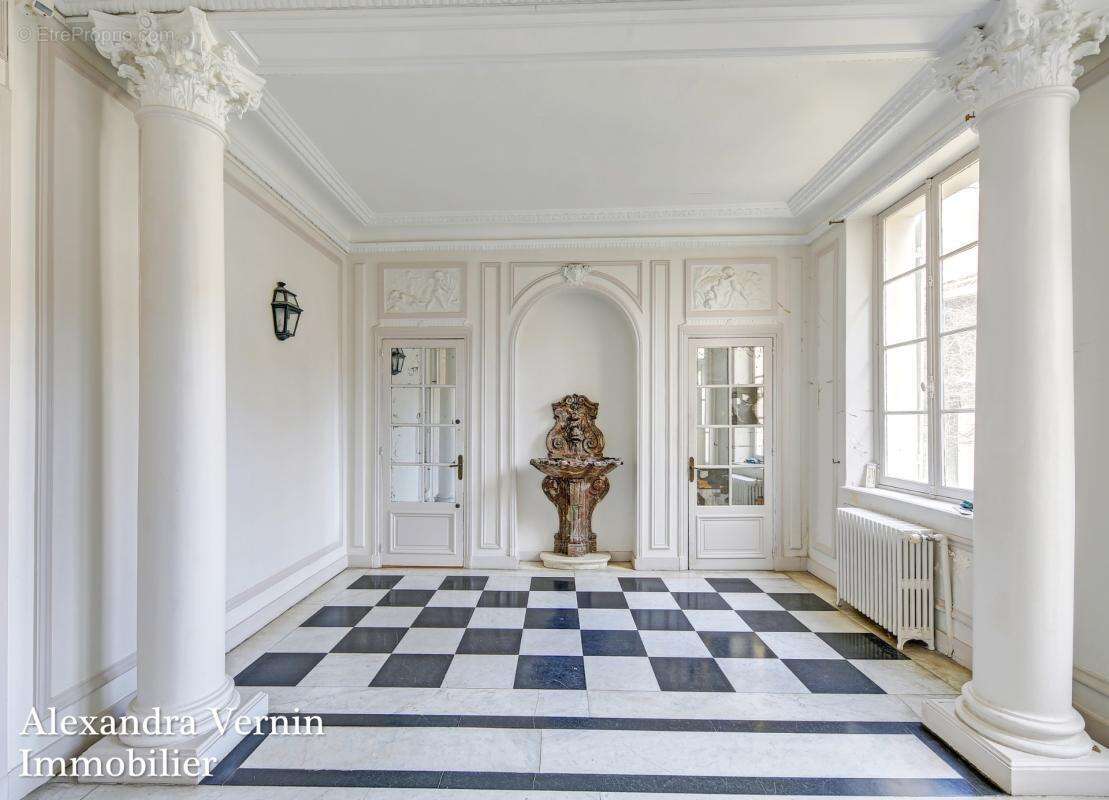 Magnifique appartement au sein d'un prestigieux hôtel particulier rue de Lorraine - photo 14