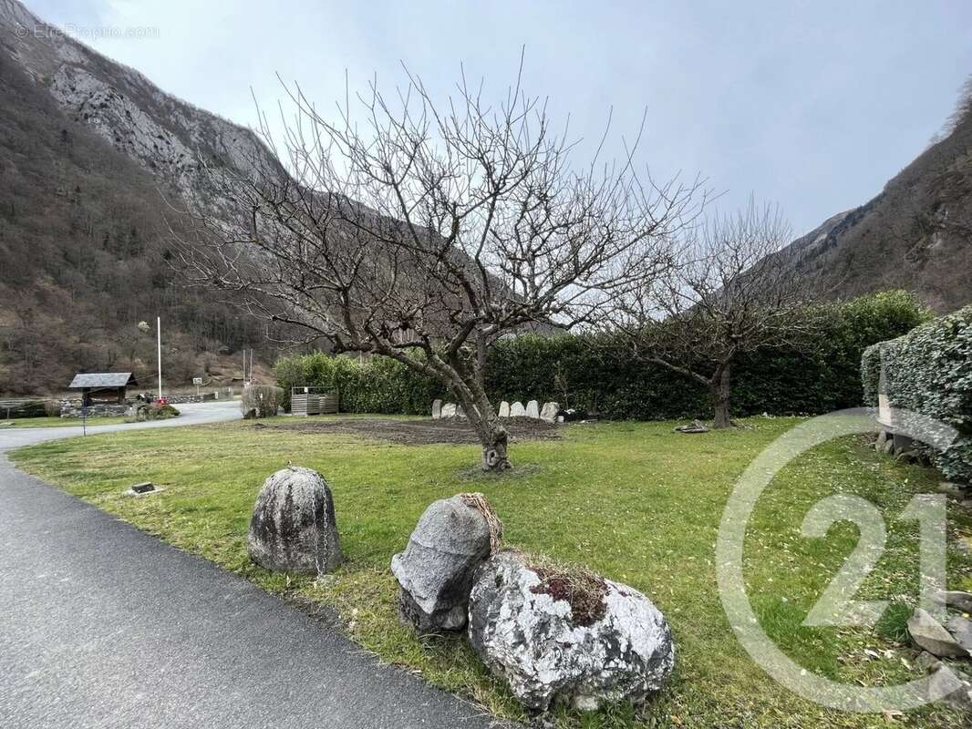 Terrain 449 m² à Cauterets  - photo 4