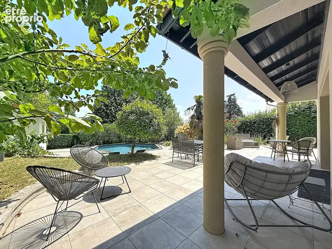 Villa de charme avec piscine, 6 chambres et 1 500 m² de terrain, dépendance! - photo 13