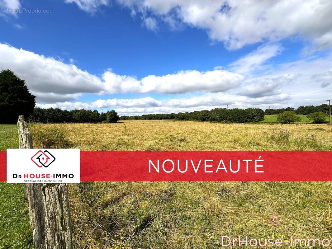 Terrain 1033 m² à Marillac-Le-Franc  - photo 1