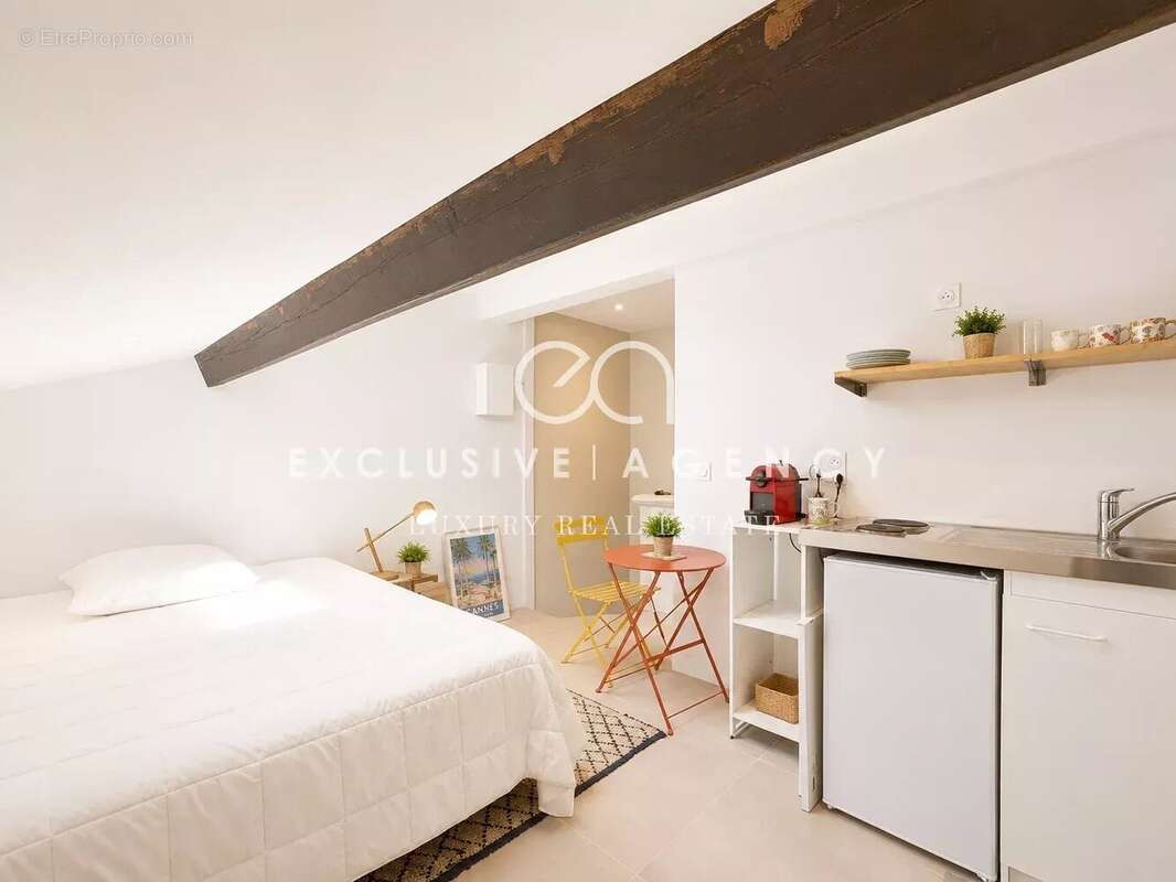Cannes suquet vente 4 studios entierement renovés - photo 6