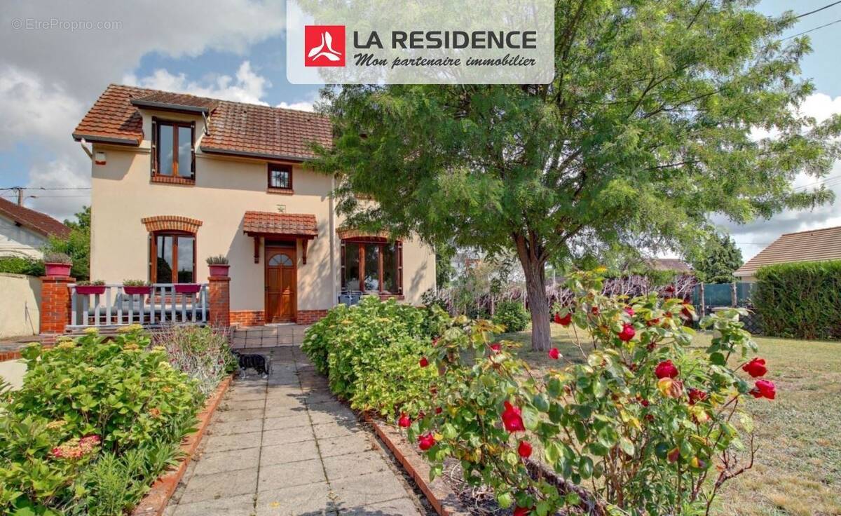 Maison à SAINT-ETIENNE-DU-ROUVRAY