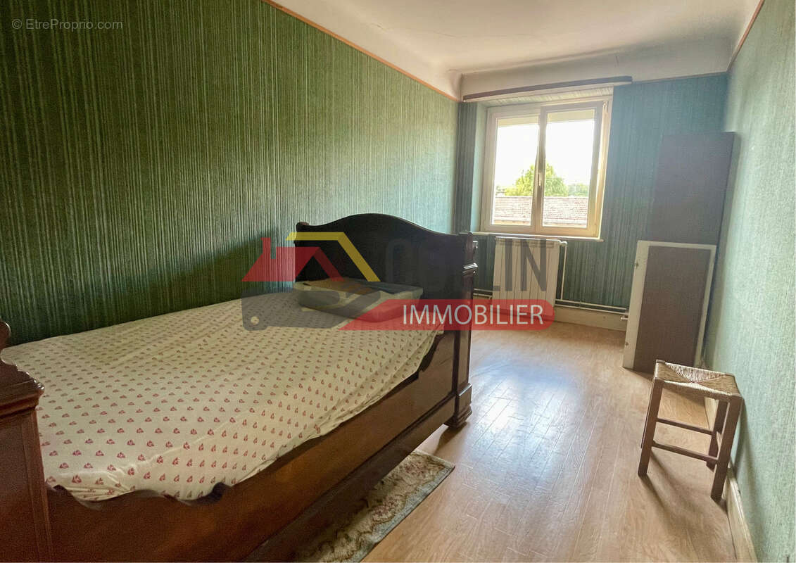 Maison à REMEREVILLE