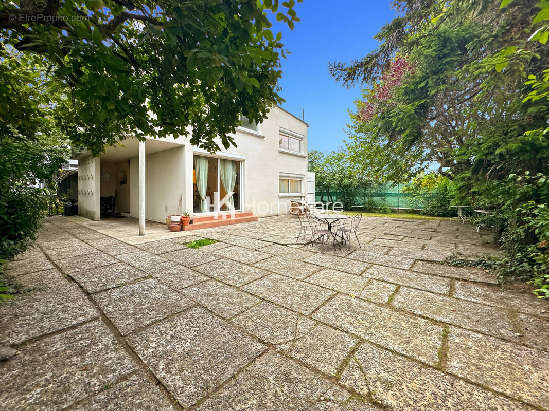 Maison à CAZERES