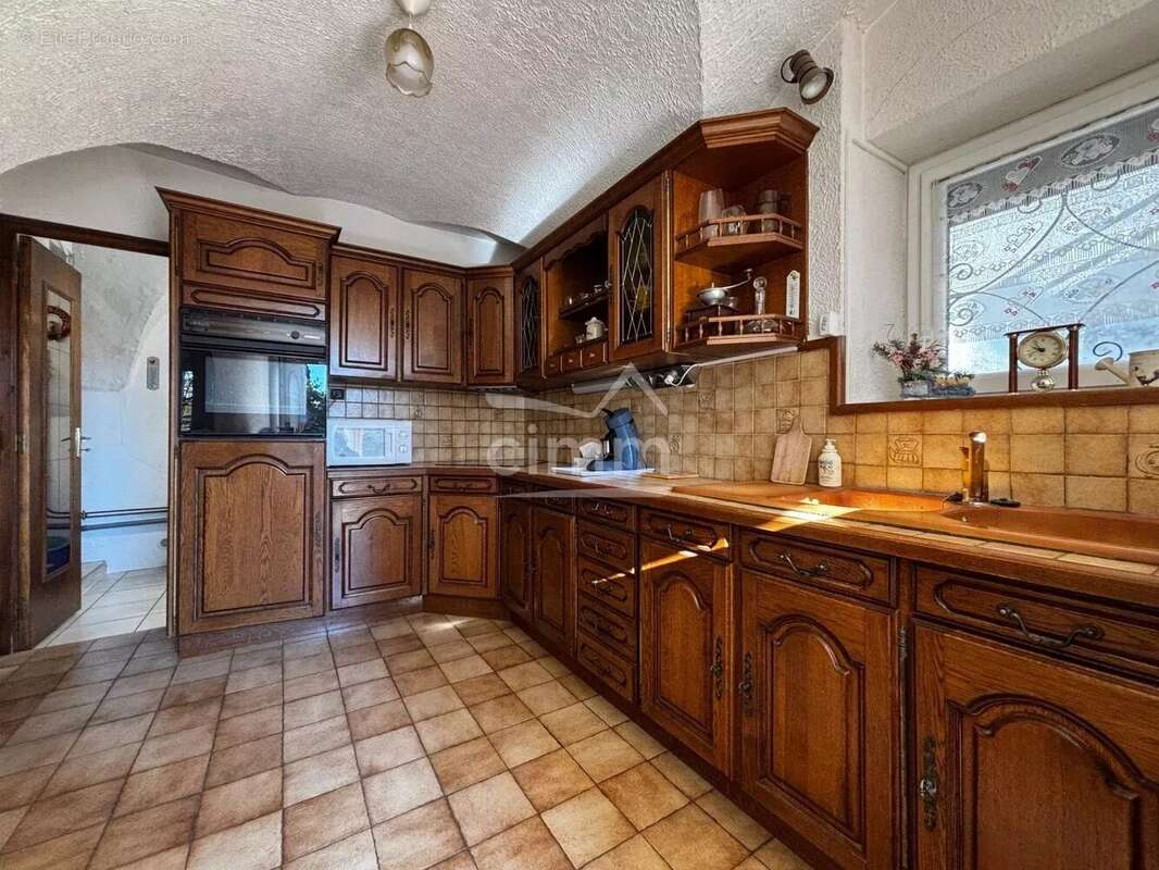 Maison à LARAGNE-MONTEGLIN