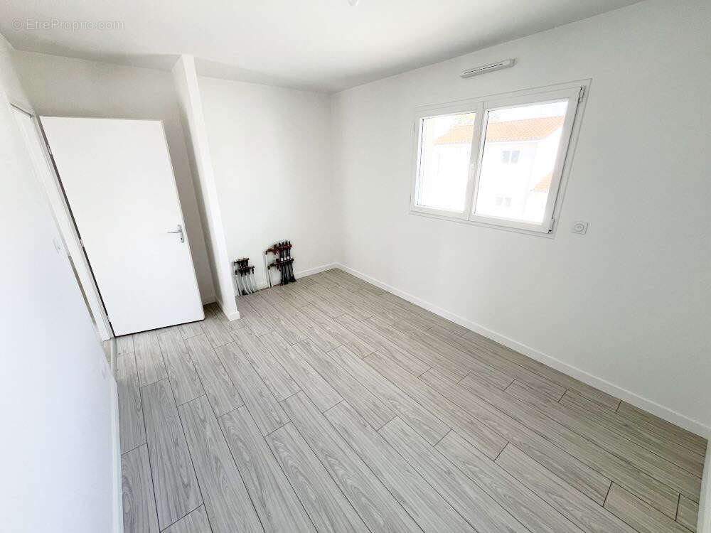 Maison à SAINT-BEAUZIRE