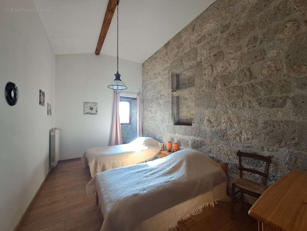 Maison à CLERMONT-DESSOUS