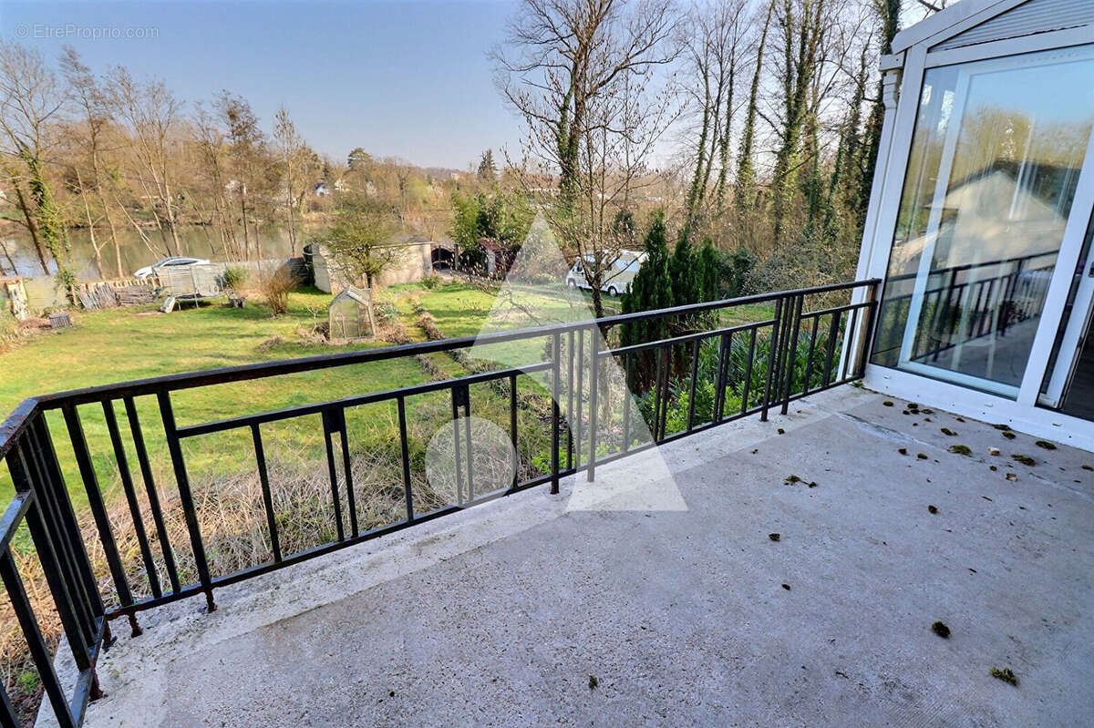 Maison à MERY-SUR-OISE