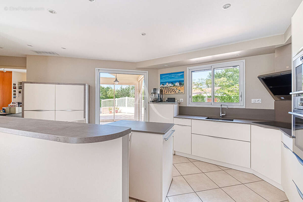 Maison à LA SALLE-DE-VIHIERS