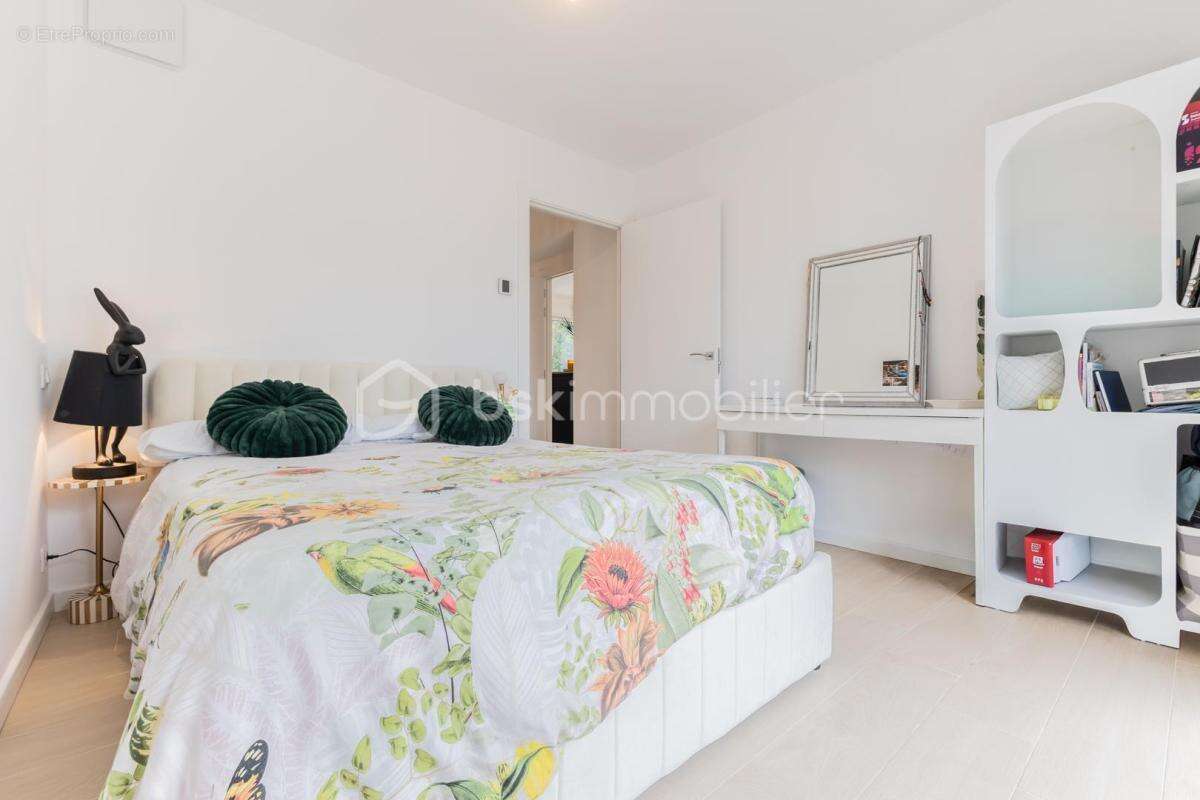 BIARRITZ – Élégante villa familiale rénovée 5 chambres - jardin ombragé  et jacuzzi - photo 7