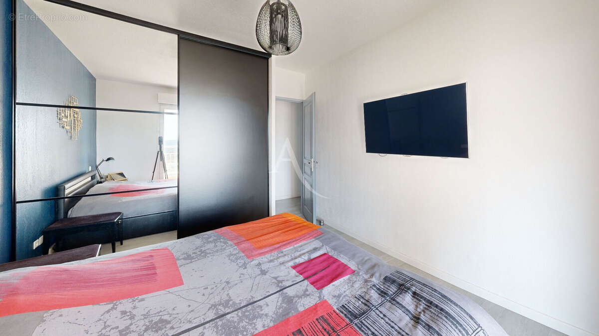 Maison-Appartement de 105m² avec vue incroyable - GARAGE + DOUBLE TERRASSE ! - photo 13
