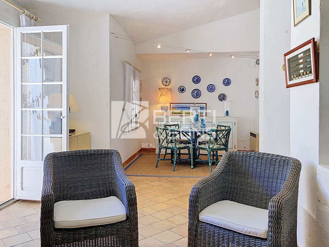 Appartement à MANDELIEU-LA-NAPOULE