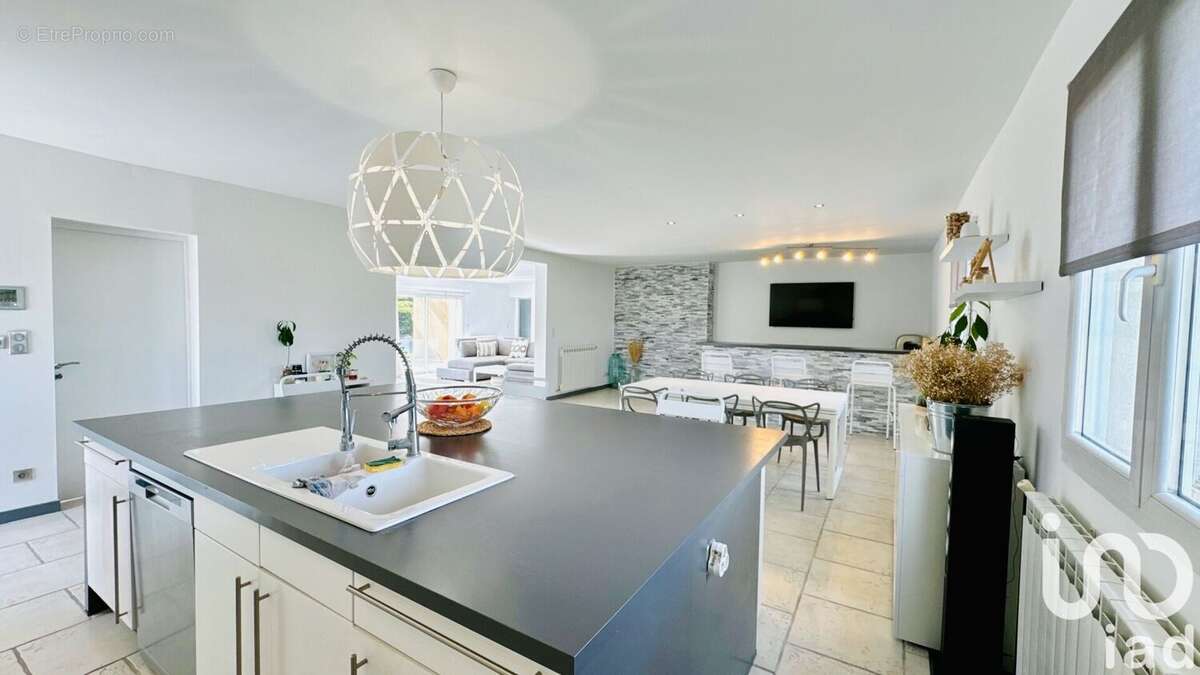 Photo 4 - Maison à ENTRAIGUES-SUR-LA-SORGUE