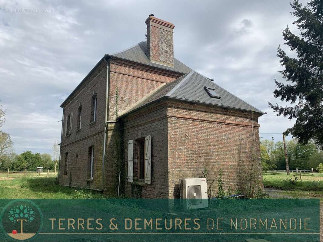 Maison à CAPELLE-LES-GRANDS