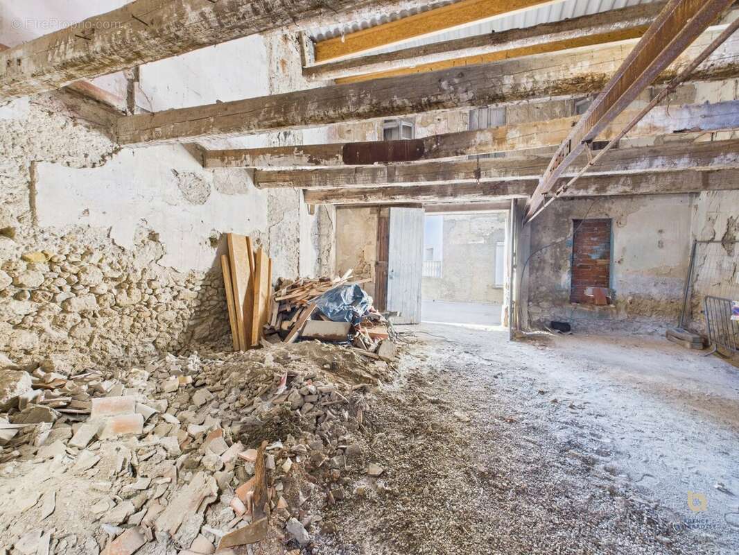 Maison à SAINT-GENIES-DE-FONTEDIT