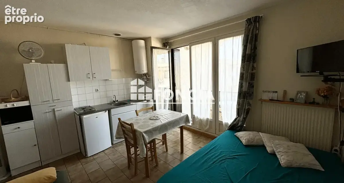 Studio canet centre avec balcon et place de parking - photo 2