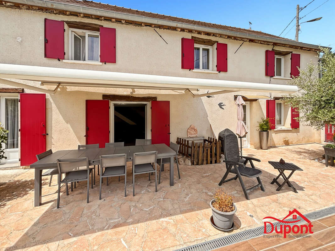 Maison 210 m² à Cerneux  - photo 2