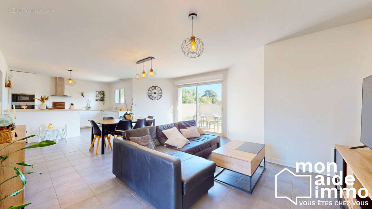 Maison à FARGUES-SAINT-HILAIRE