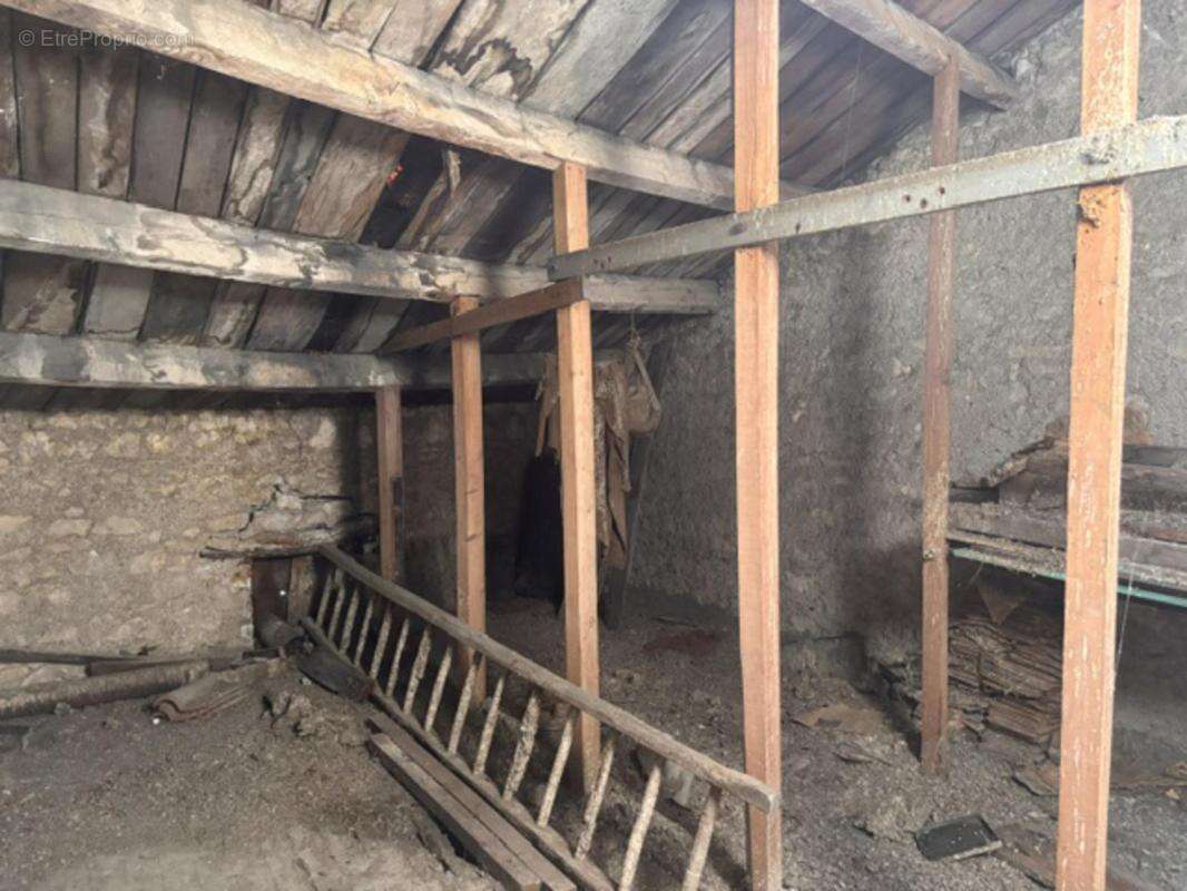 Maison de ville à rénover - photo 6