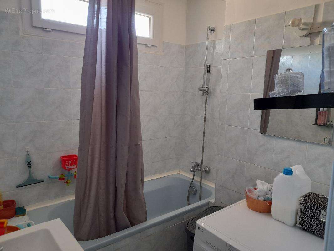 Appartement à VINON-SUR-VERDON