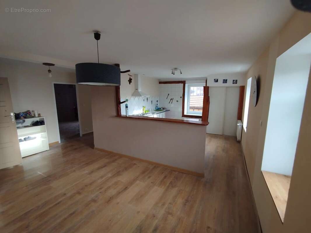 Maison à LACHAMP-RAPHAEL