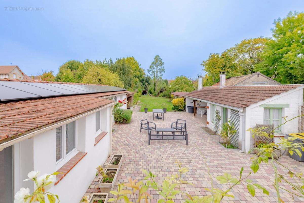 Maison à MONTEREAU-FAULT-YONNE