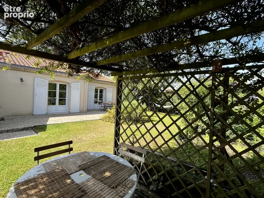 Brains - Maison de 108 m2 sur une parcelle de 931 m2 - photo 11