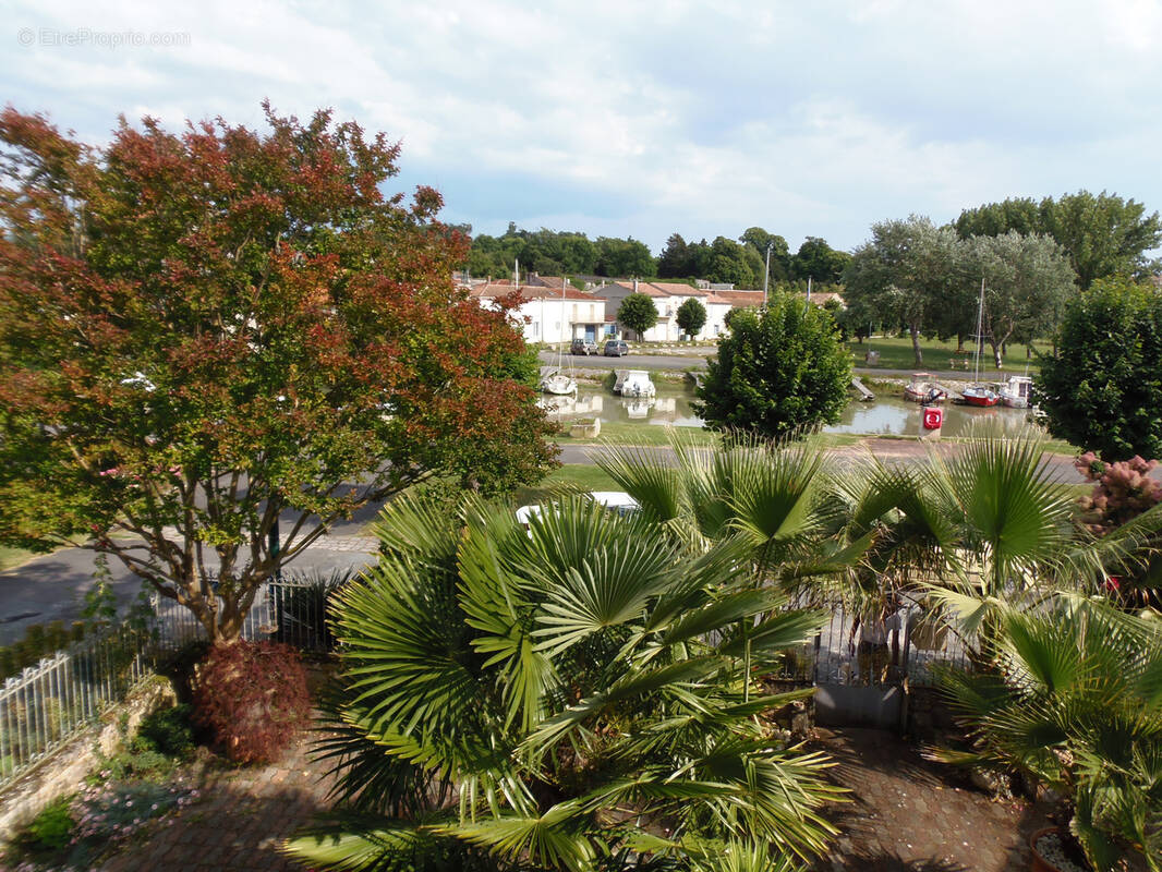 Maison à CHENAC-SAINT-SEURIN-D'UZET