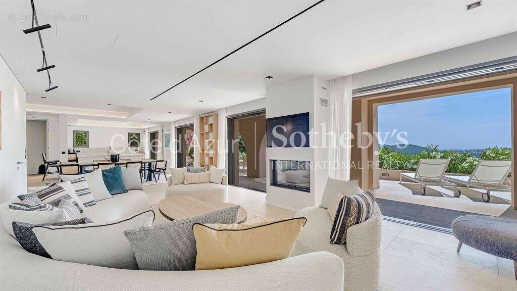 Bastide provençale contemporaine avec vue dégagée à pied du village de Gassin, piscine et studio - photo 8
