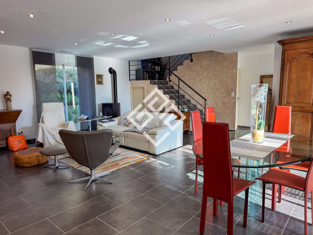 Villa contemporaine avec vue panoramique et piscine - photo 4